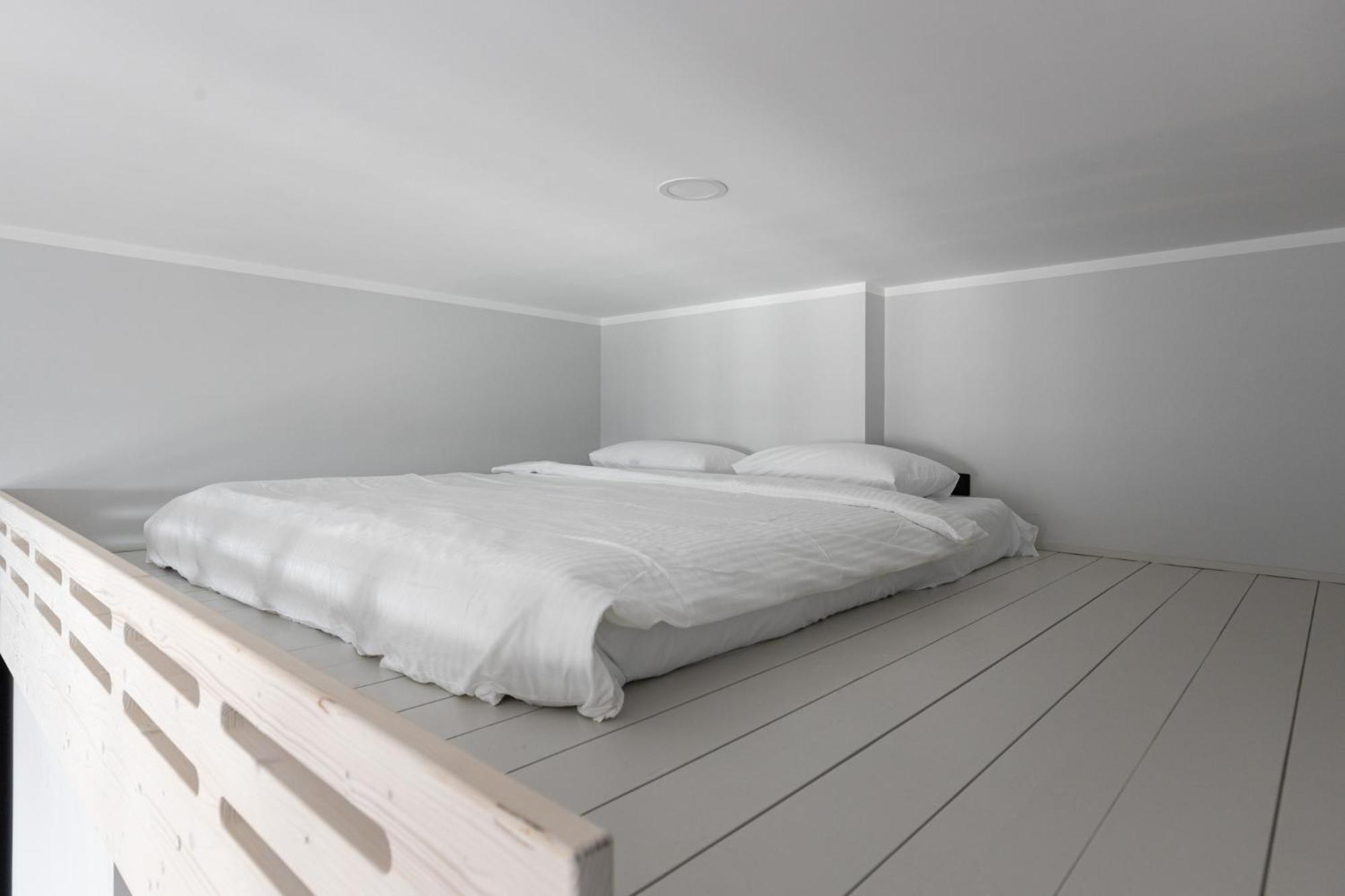 Huoneisto Charming Old Town Loft