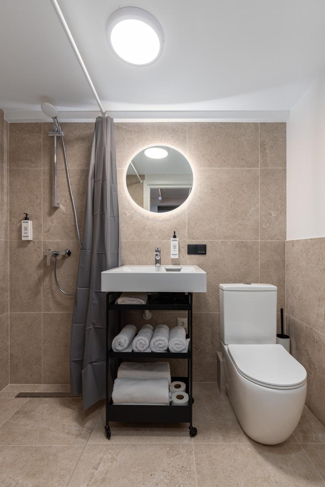Huoneisto Charming Old Town Loft *