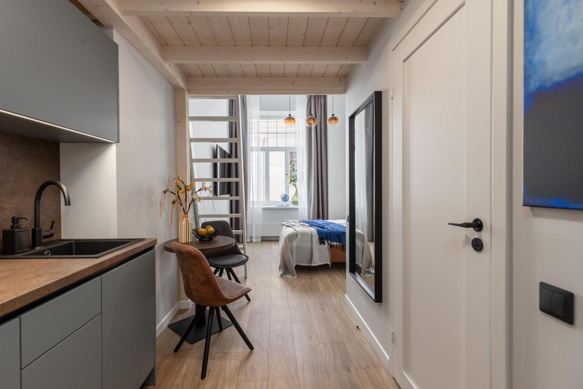 Huoneisto Charming Old Town Loft *